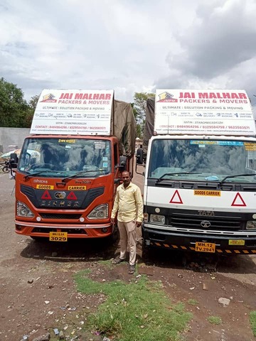 shifting trucks by Jai-Malhar